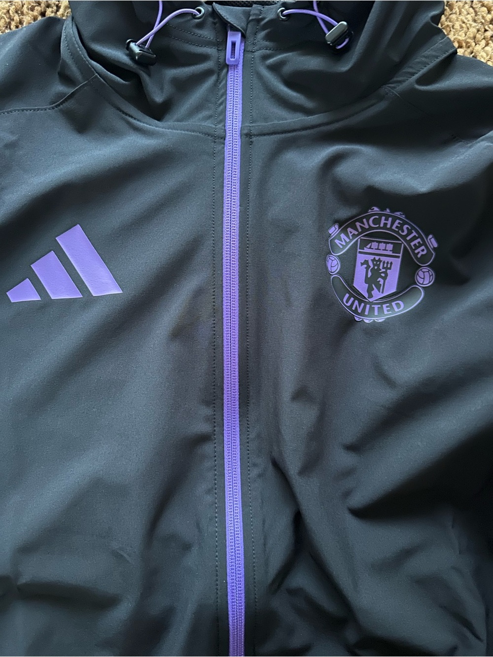 Adidas Manchester United Zip up Hooded rain Jacket. BNWT. Men’s size Large